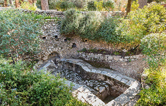 Winepress Garden Tomb in Jerusalem